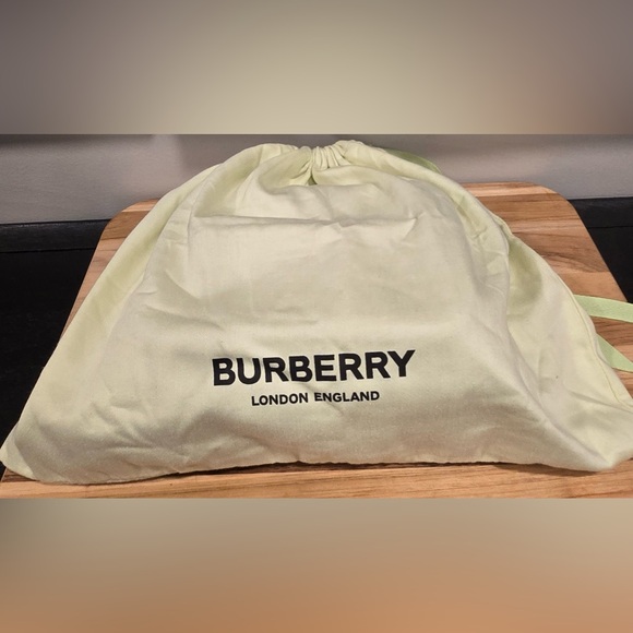 BURBERRY Beige Freddie Messenger Bag In Archive Beige - Picture 8 of 16
